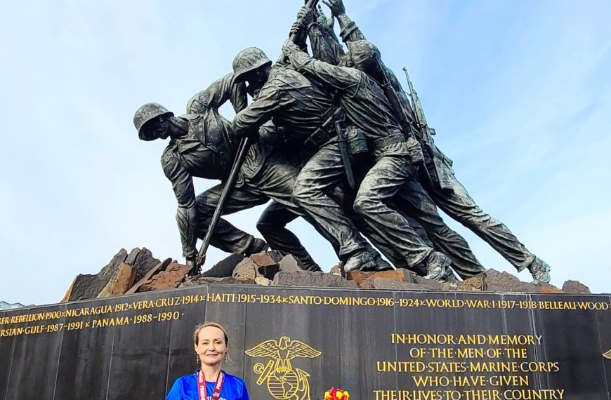 Nadiya Shaporynska, the president of US Ukrainian Activists, ran with the USUA Veterans Team her 4th MCM10K